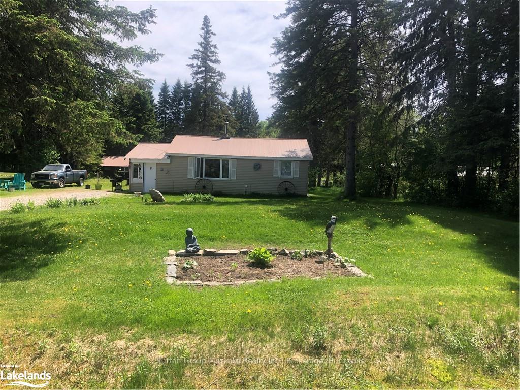 Photo 2 of 25 Doe Lake Road, Armour, Katrine — HOMEH