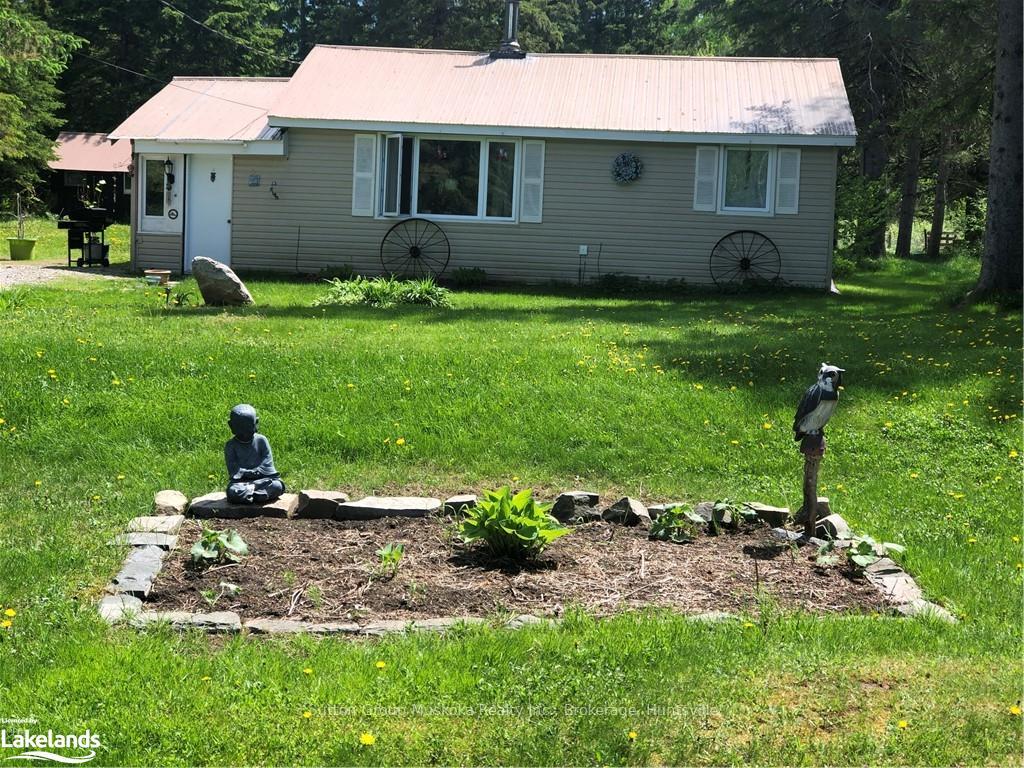 Photo 3 of 25 Doe Lake Road, Armour, Katrine — HOMEH
