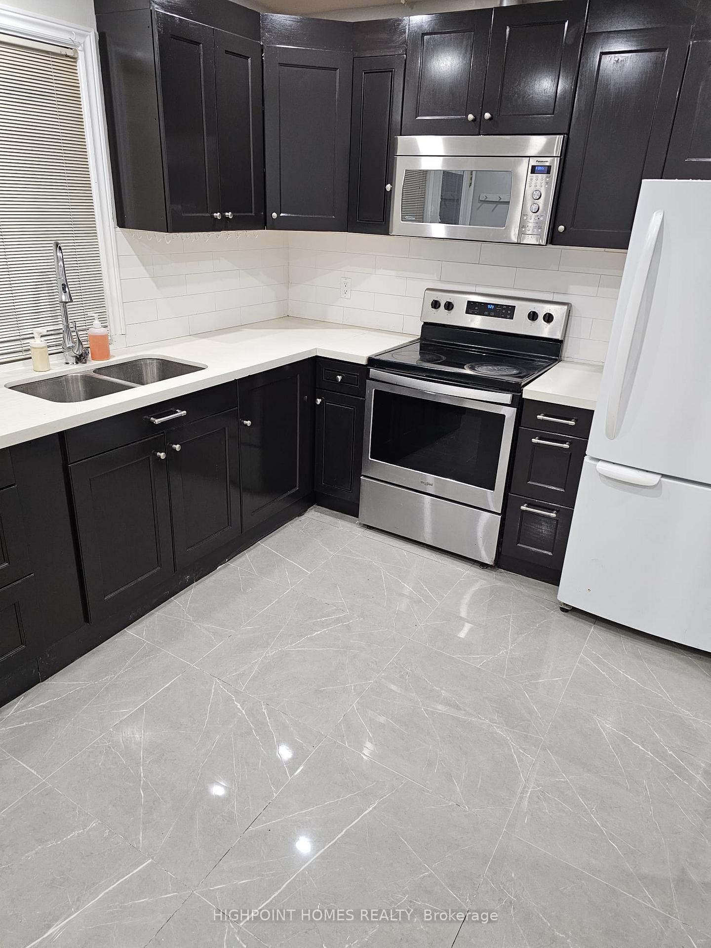 Photo 3 of 13 Sherwood Forest Drive, Markham, Bullock — HOMEH