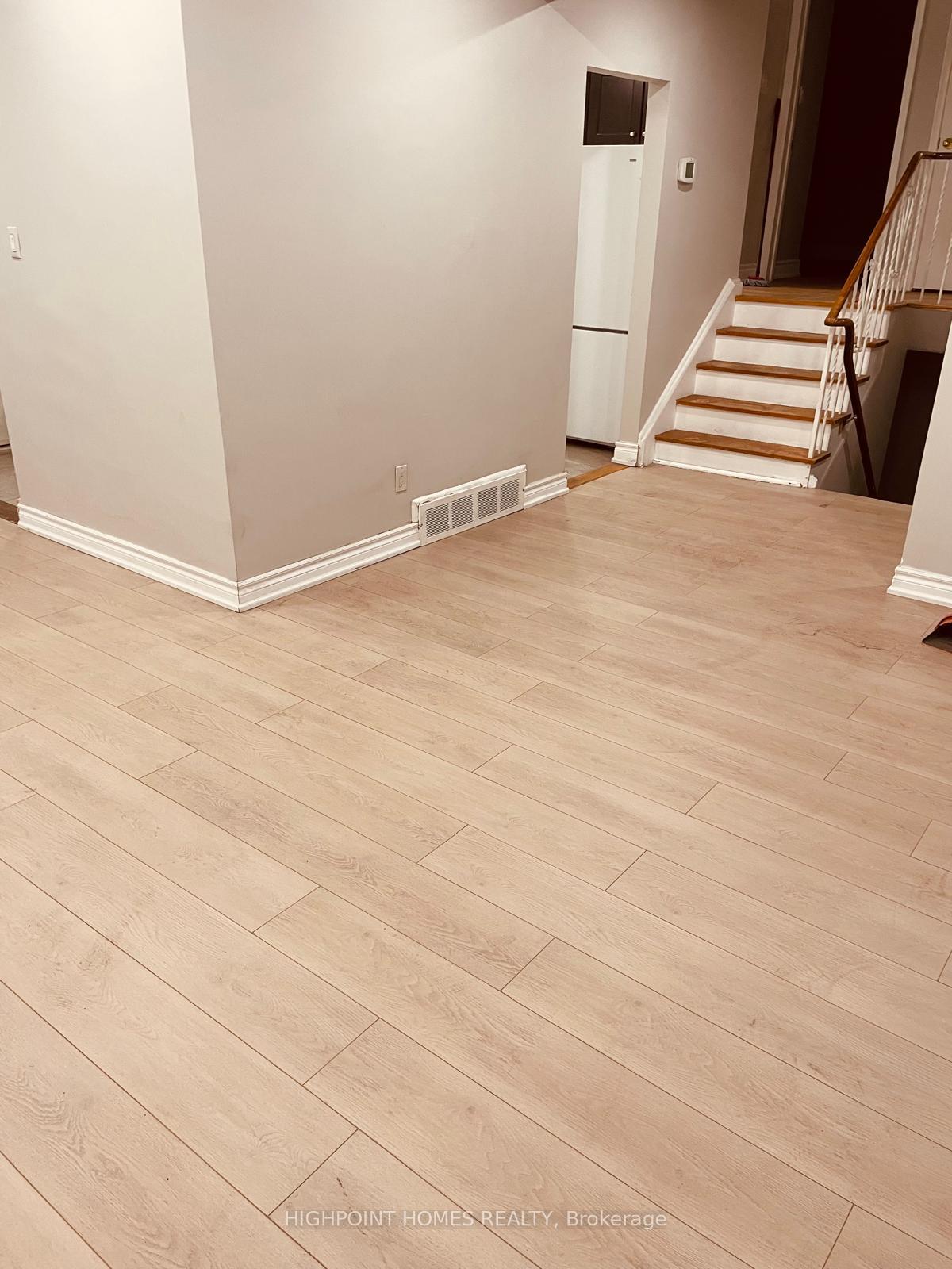 Photo 8 of 13 Sherwood Forest Drive, Markham, Bullock — HOMEH