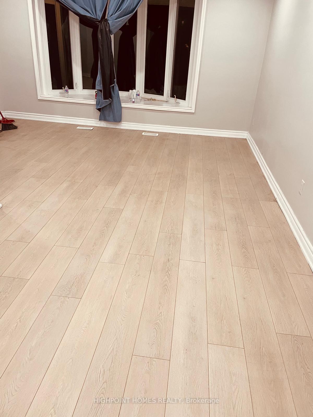 Photo 9 of 13 Sherwood Forest Drive, Markham, Bullock — HOMEH
