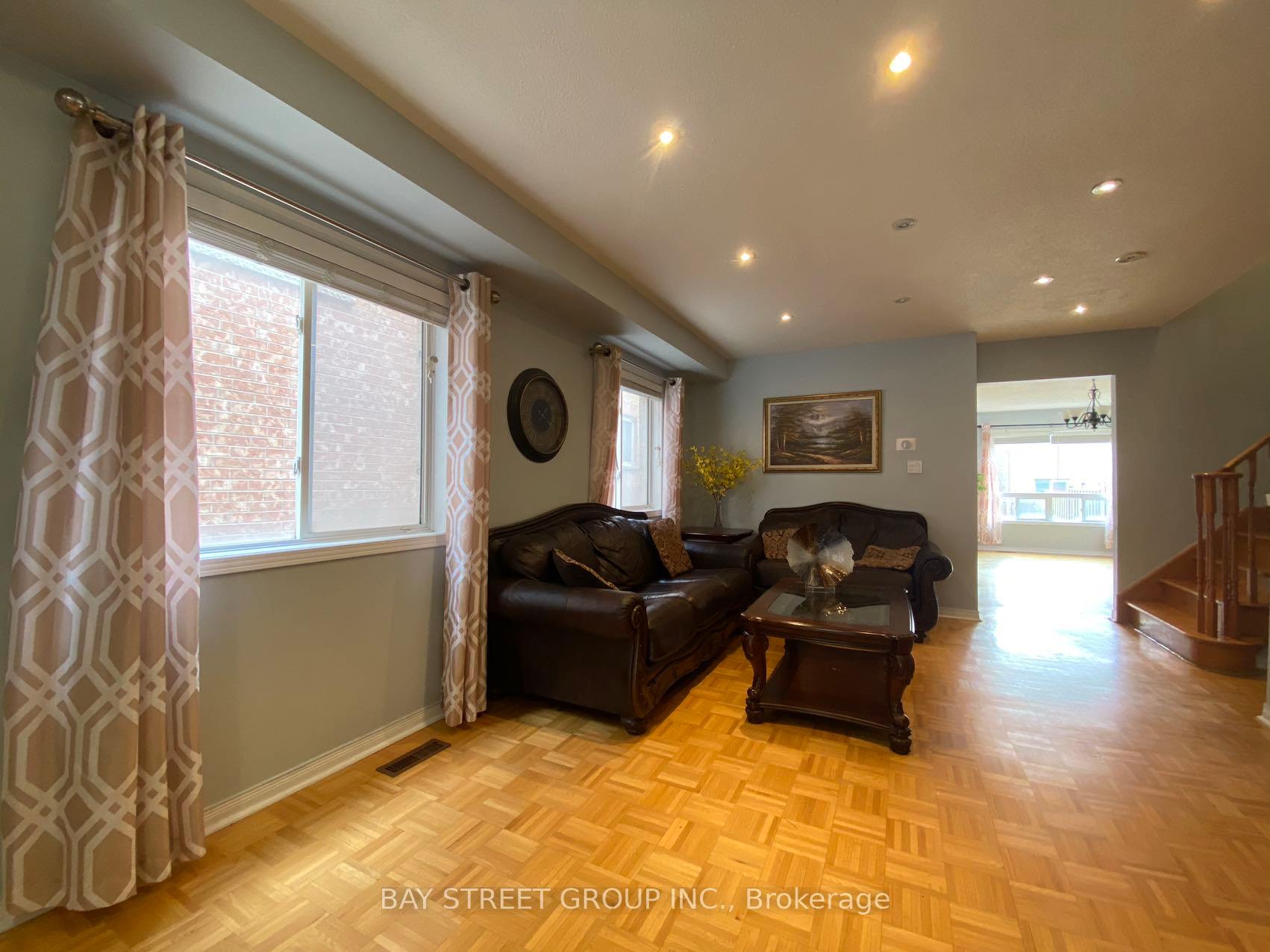 Photo 3 of 27 Neuchatel Avenue, Vaughan, Vellore Village — HOMEH