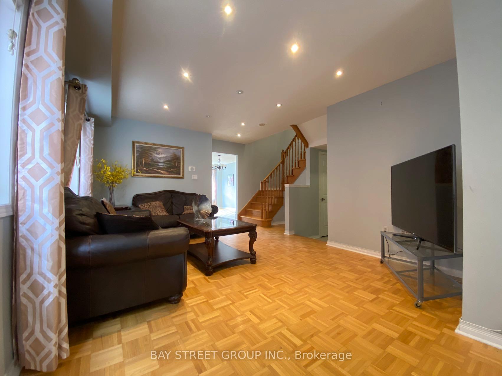 Photo 4 of 27 Neuchatel Avenue, Vaughan, Vellore Village — HOMEH