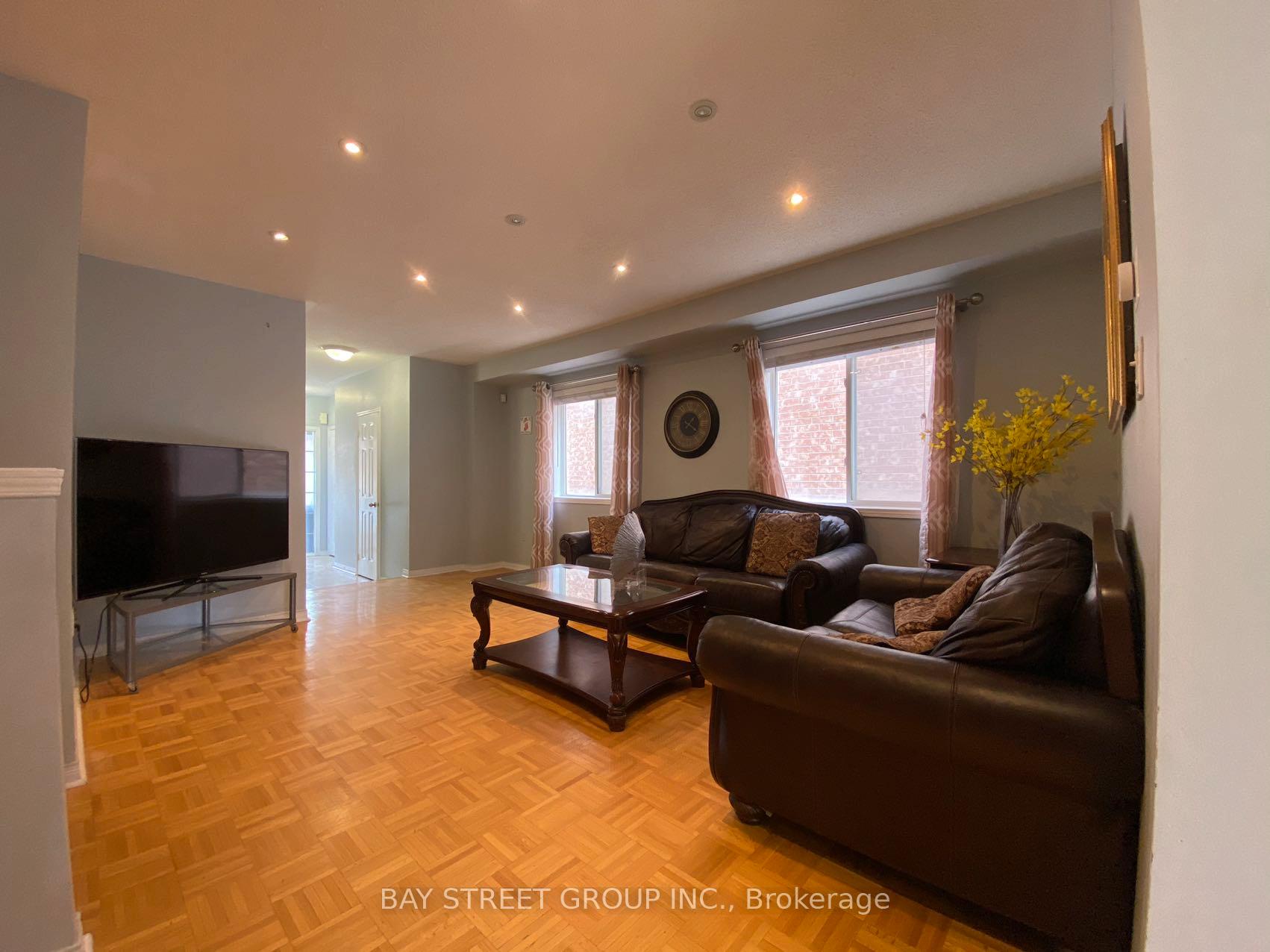 Photo 5 of 27 Neuchatel Avenue, Vaughan, Vellore Village — HOMEH