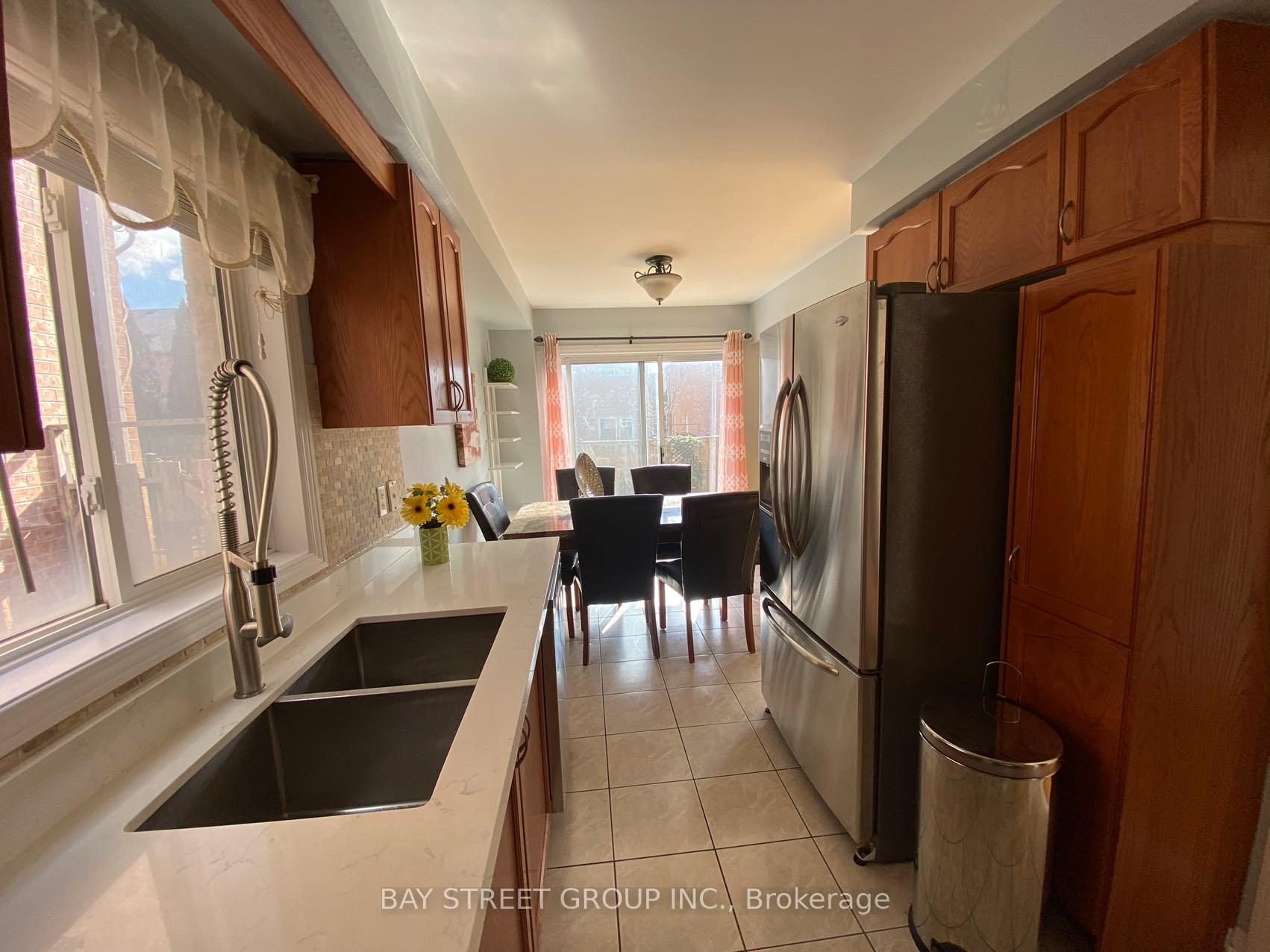 Photo 11 of 27 Neuchatel Avenue, Vaughan, Vellore Village — HOMEH