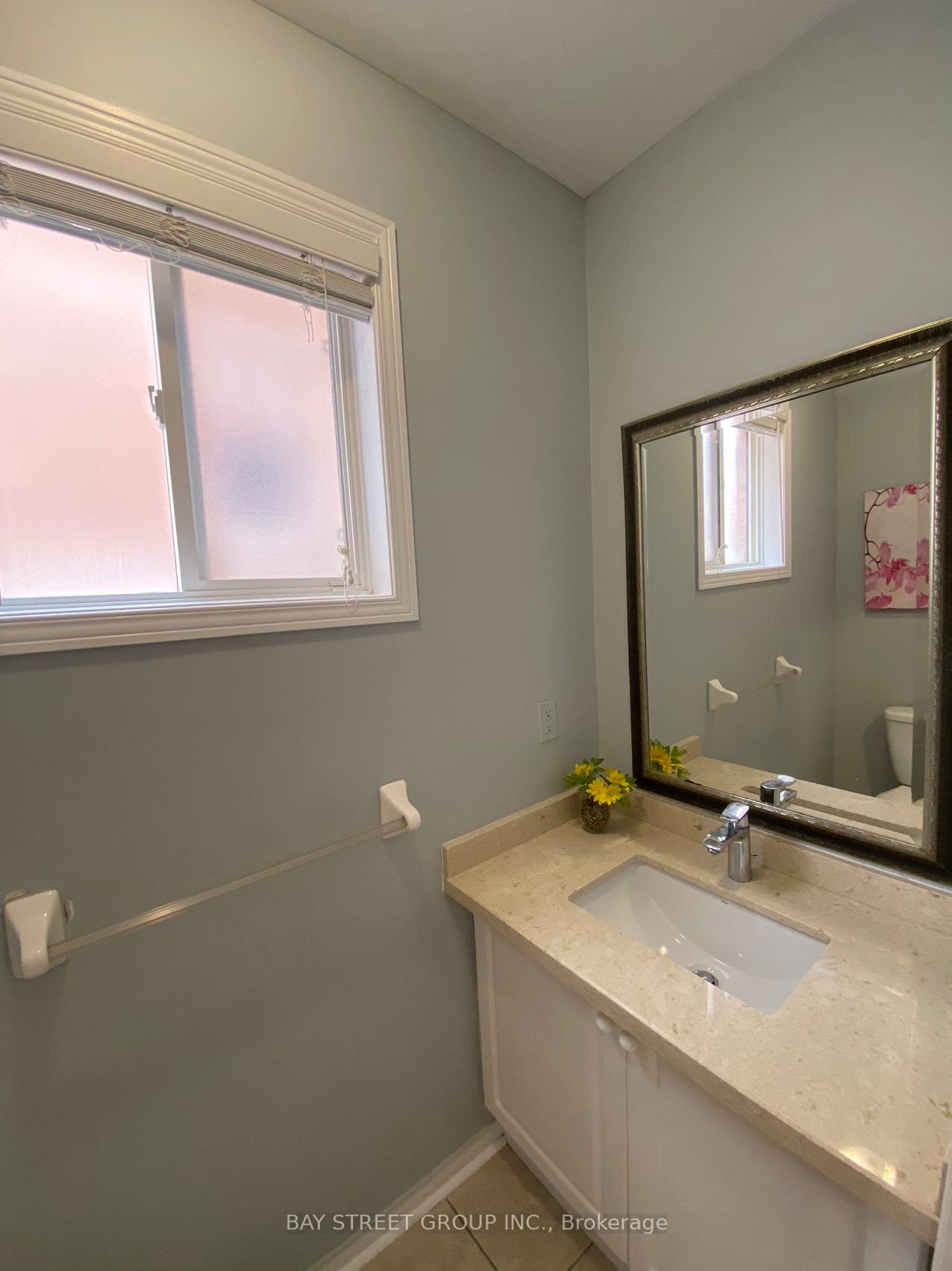 Photo 13 of 27 Neuchatel Avenue, Vaughan, Vellore Village — HOMEH