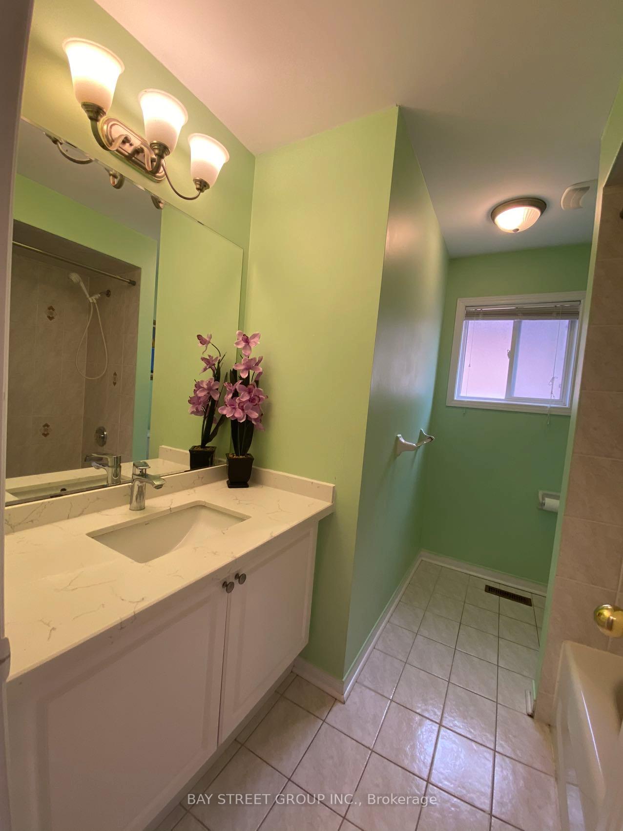 Photo 26 of 27 Neuchatel Avenue, Vaughan, Vellore Village — HOMEH
