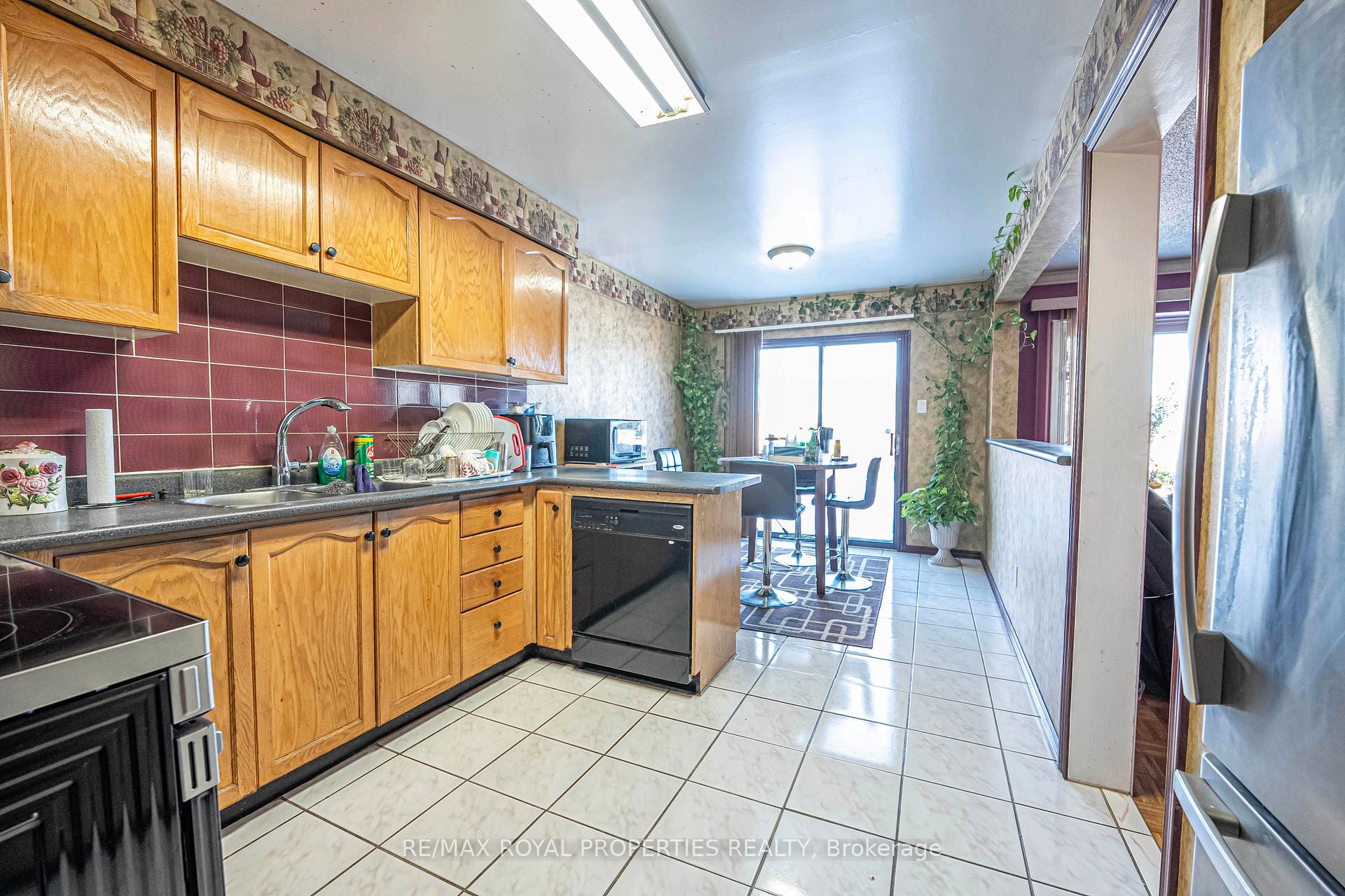 Photo 13 of 49 Page Crescent, Markham, Milliken Mills East — HOMEH