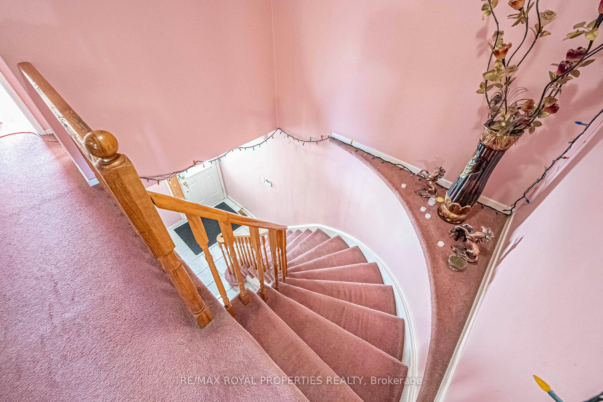 Photo 17 of 49 Page Crescent, Markham, Milliken Mills East — HOMEH