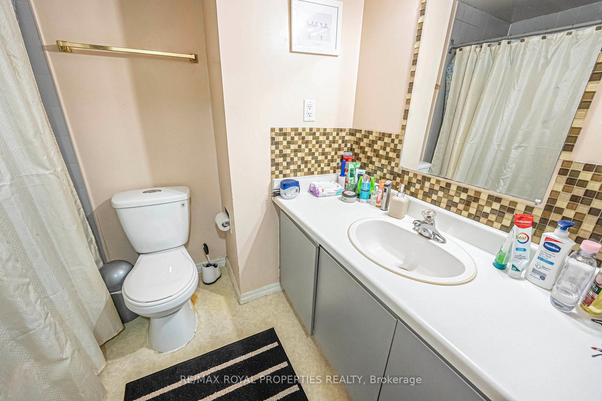 Photo 22 of 49 Page Crescent, Markham, Milliken Mills East — HOMEH