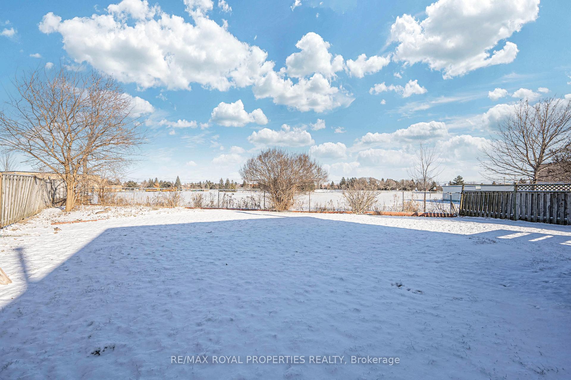 Photo 37 of 49 Page Crescent, Markham, Milliken Mills East — HOMEH
