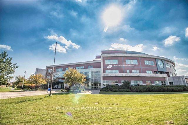 Photo 38 of 49 Page Crescent, Markham, Milliken Mills East — HOMEH