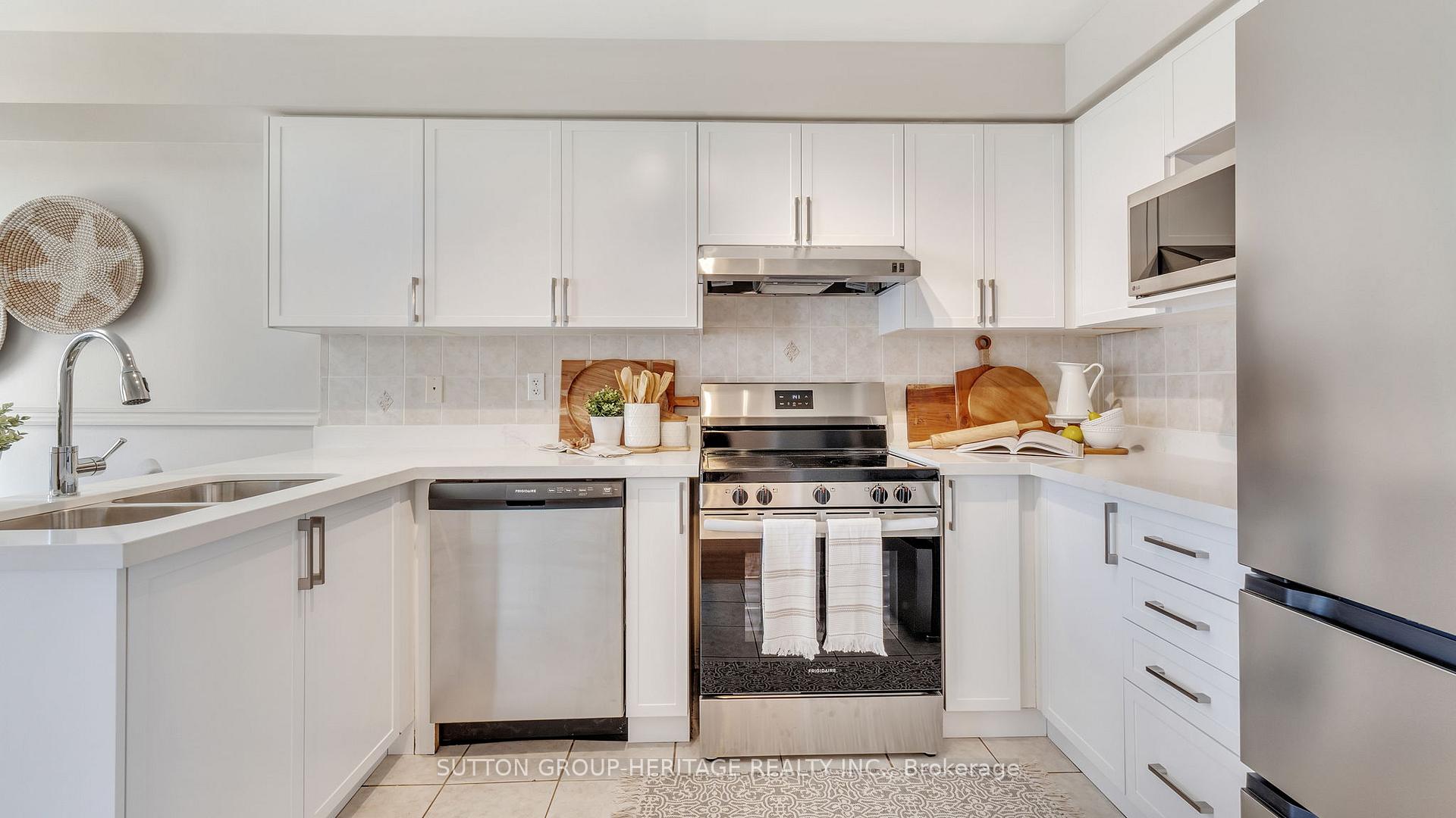 Photo 12 of 42 Odessa Crescent, Whitby, Rolling Acres — HOMEH