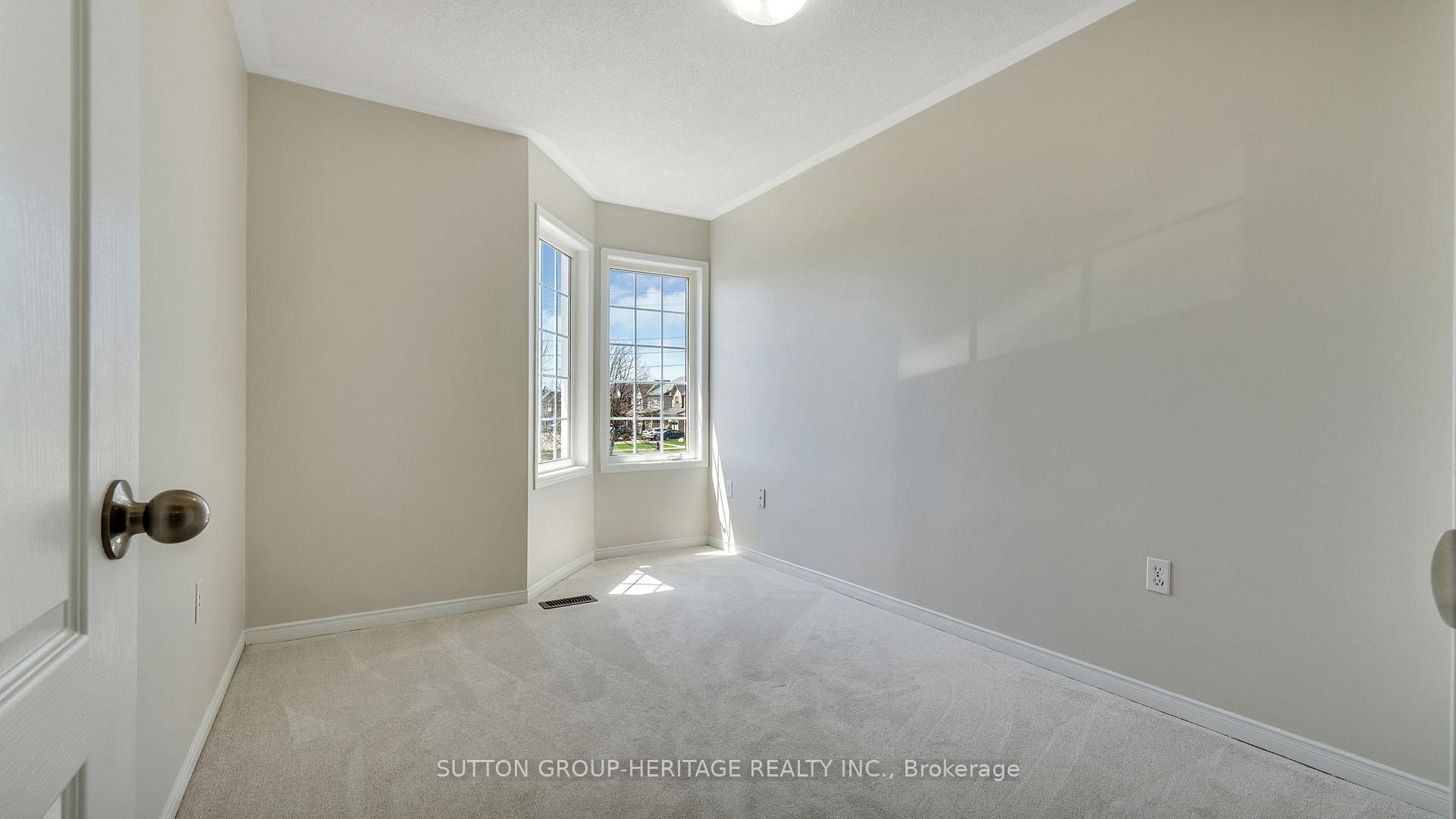 Photo 24 of 42 Odessa Crescent, Whitby, Rolling Acres — HOMEH