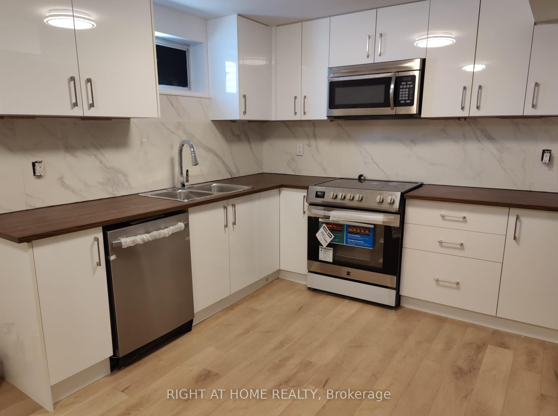 Photo 4 of Unit Basement, 387 Forest Drive, Vaughan, West Woodbridge — HOMEH
