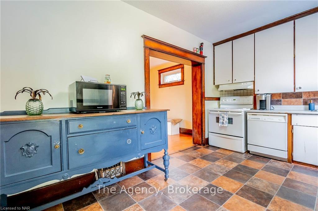 Photo 7 of 17 Wilton Avenue, Welland, Broadway — HOMEH