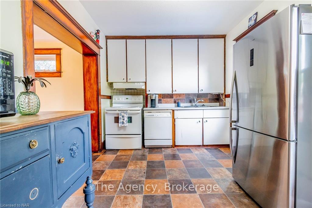 Photo 8 of 17 Wilton Avenue, Welland, Broadway — HOMEH