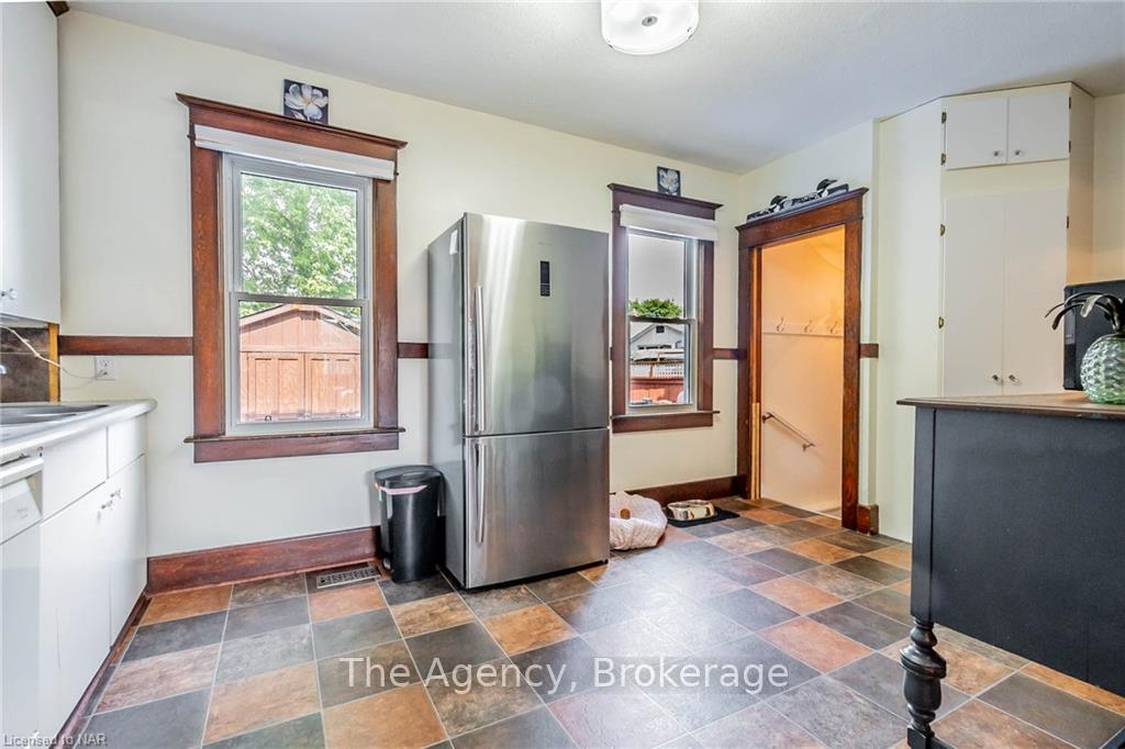 Photo 10 of 17 Wilton Avenue, Welland, Broadway — HOMEH