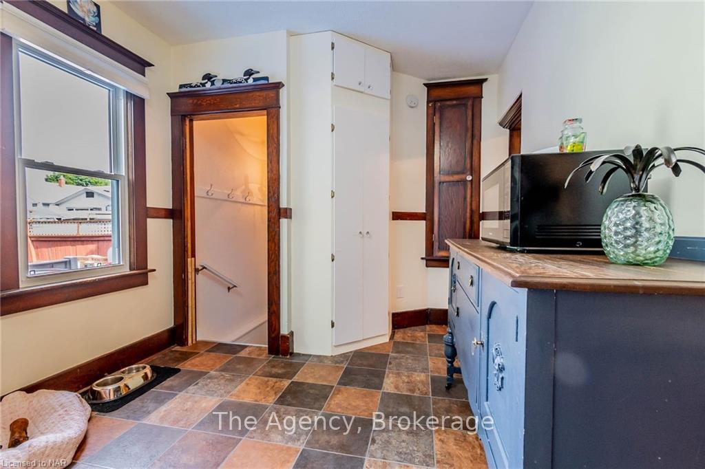 Photo 11 of 17 Wilton Avenue, Welland, Broadway — HOMEH