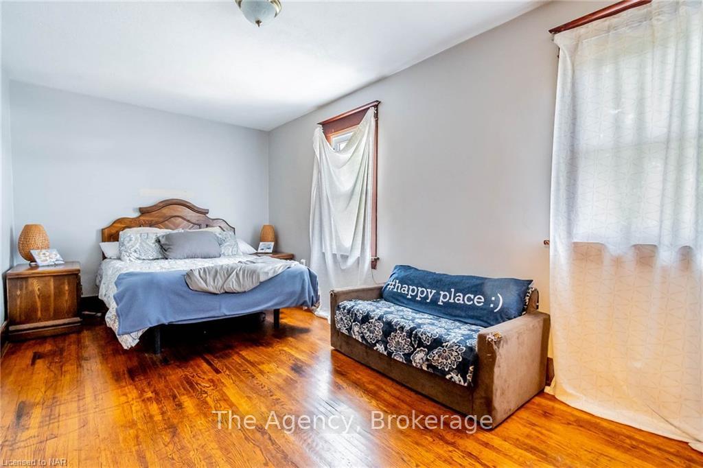 Photo 15 of 17 Wilton Avenue, Welland, Broadway — HOMEH