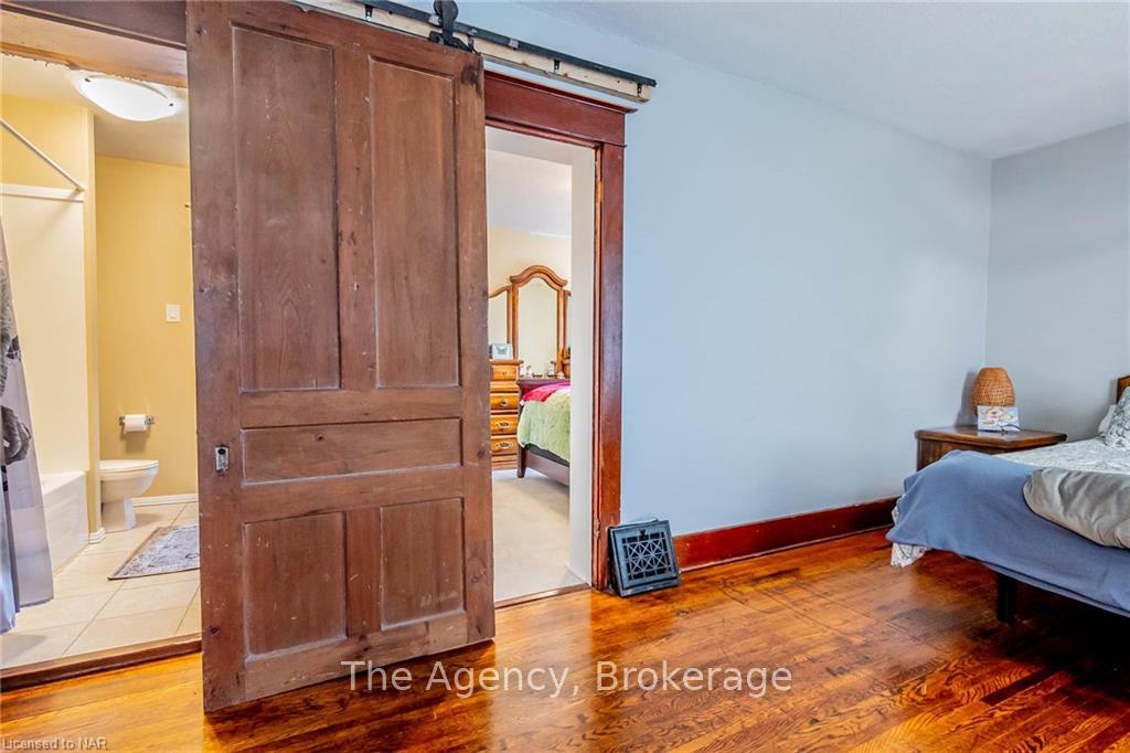 Photo 16 of 17 Wilton Avenue, Welland, Broadway — HOMEH