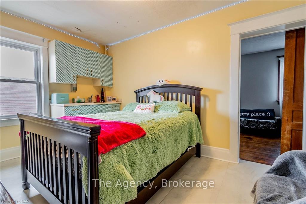 Photo 17 of 17 Wilton Avenue, Welland, Broadway — HOMEH