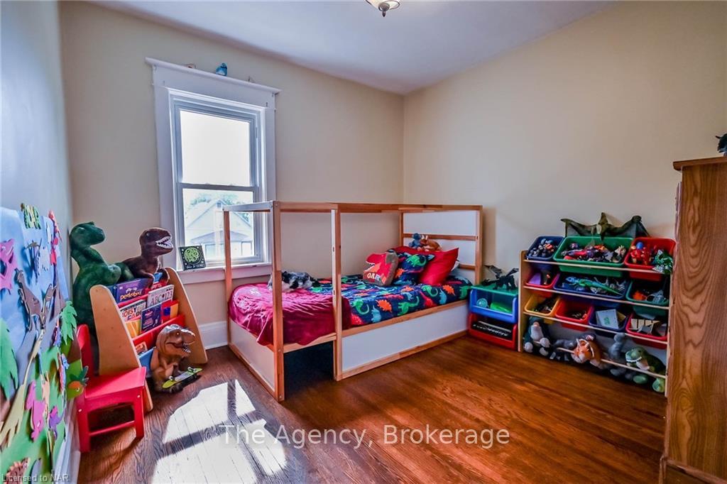 Photo 19 of 17 Wilton Avenue, Welland, Broadway — HOMEH