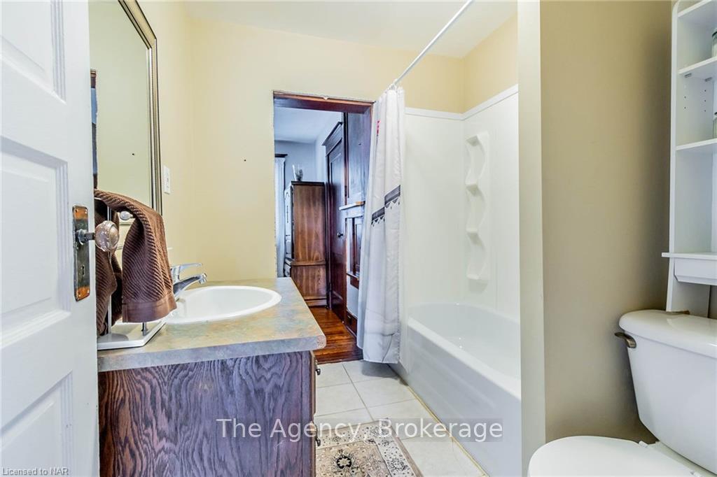 Photo 22 of 17 Wilton Avenue, Welland, Broadway — HOMEH
