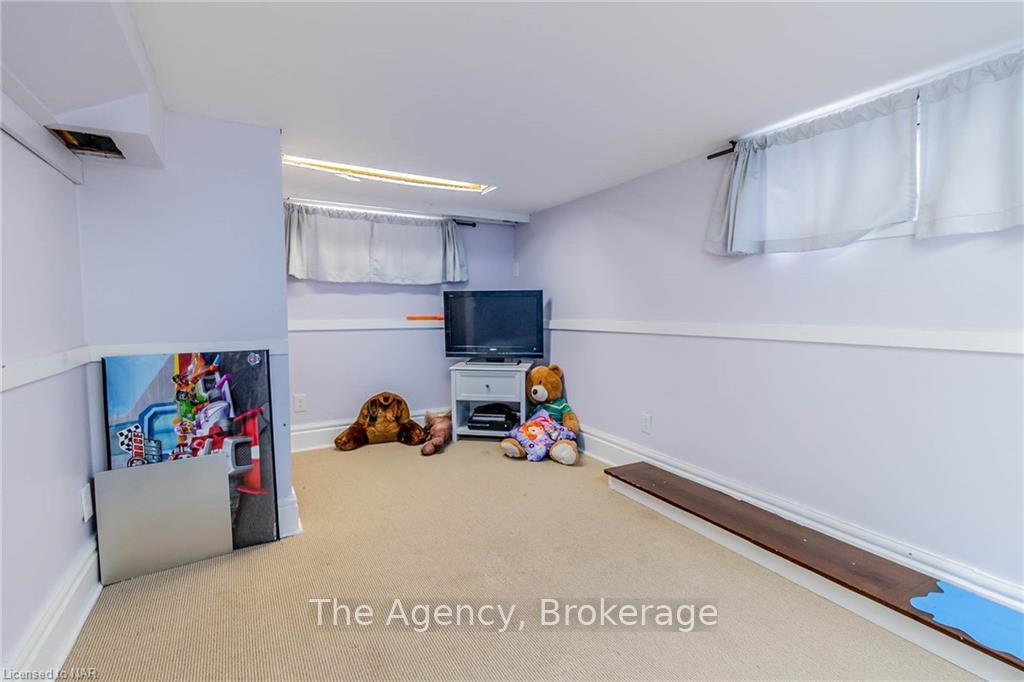 Photo 23 of 17 Wilton Avenue, Welland, Broadway — HOMEH