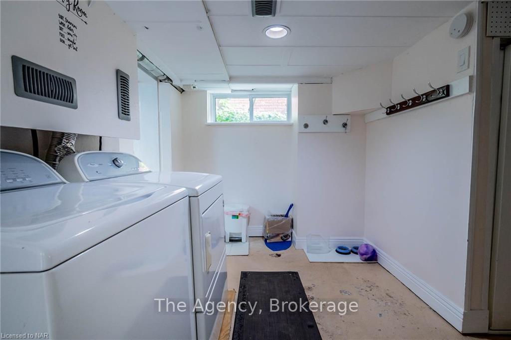 Photo 25 of 17 Wilton Avenue, Welland, Broadway — HOMEH
