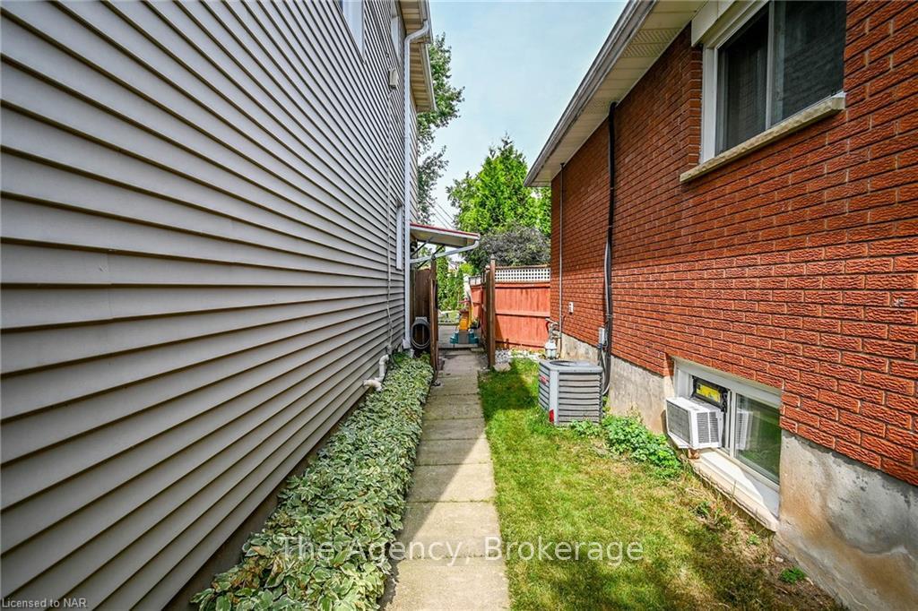 Photo 27 of 17 Wilton Avenue, Welland, Broadway — HOMEH