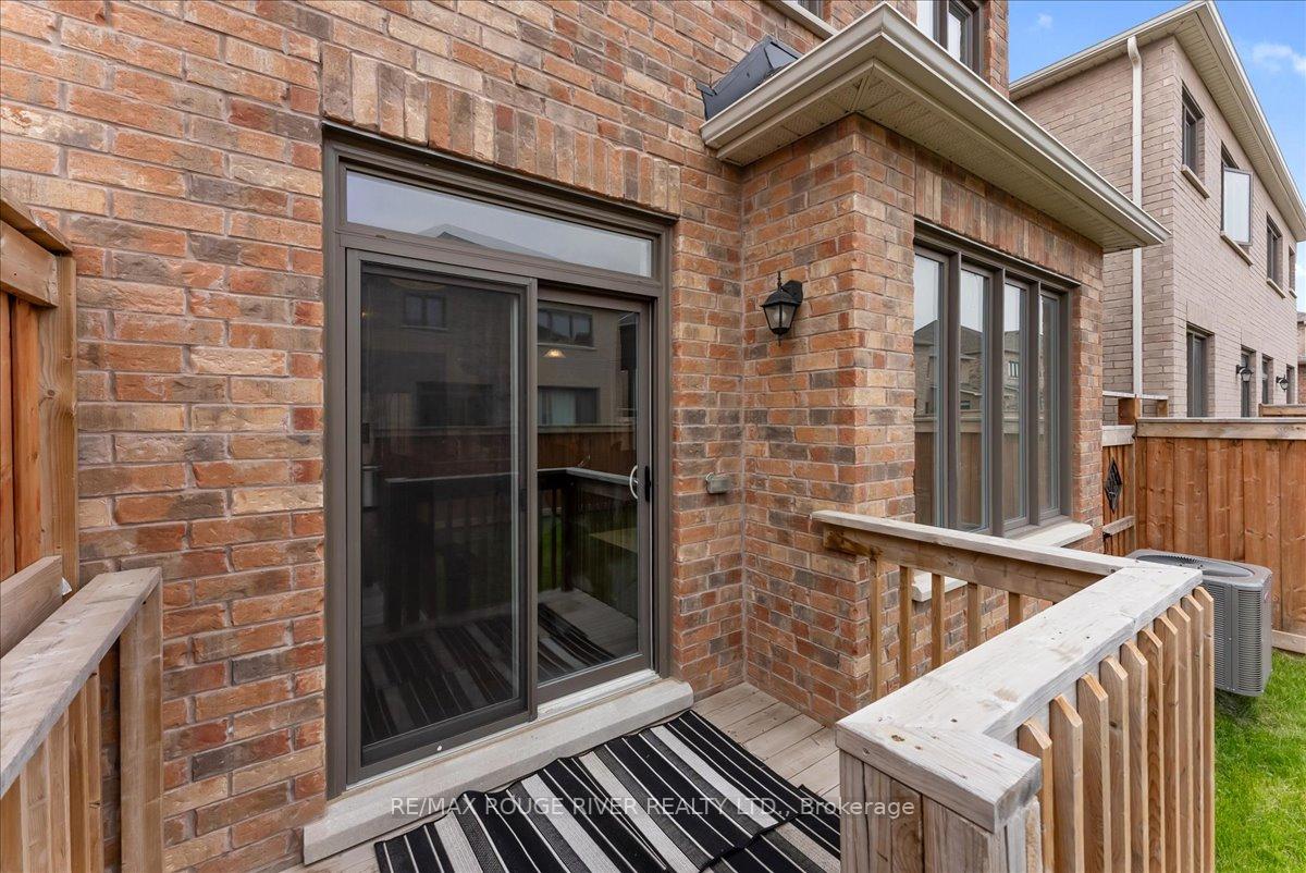 Photo 3 of 122 Laing Drive, Whitby, Rural Whitby — HOMEH