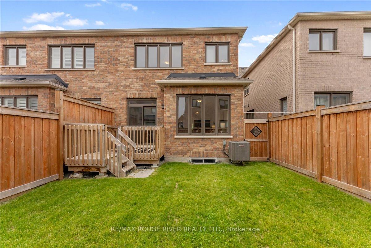 Photo 4 of 122 Laing Drive, Whitby, Rural Whitby — HOMEH