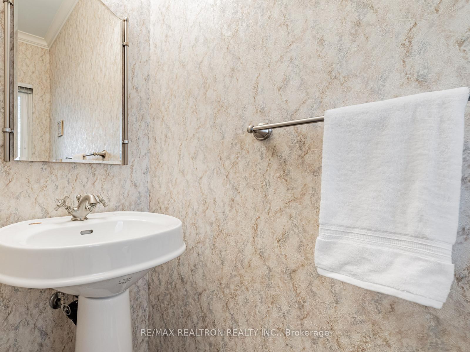 Photo 3 of 254 Tansley Road, Vaughan, Brownridge — HOMEH