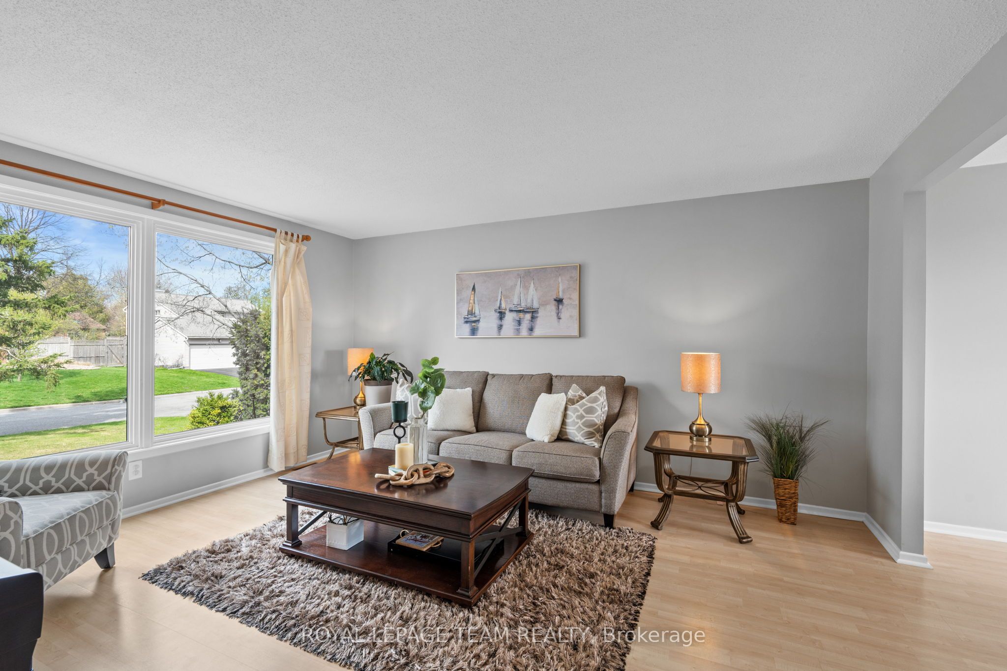 Photo 7 of 92 Burnetts Grove Circle, Ottawa, Barrhaven - Pheasant Run — HOMEH
