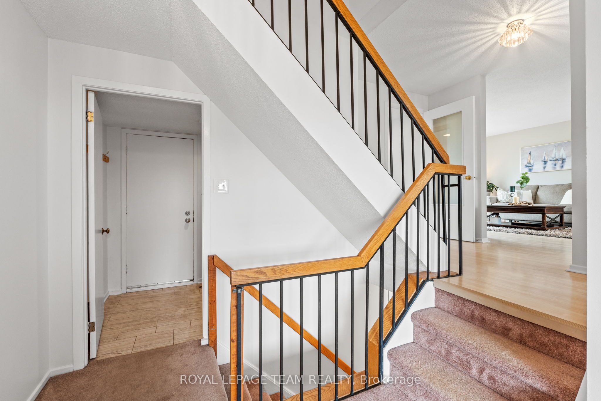 Photo 17 of 92 Burnetts Grove Circle, Ottawa, Barrhaven - Pheasant Run — HOMEH