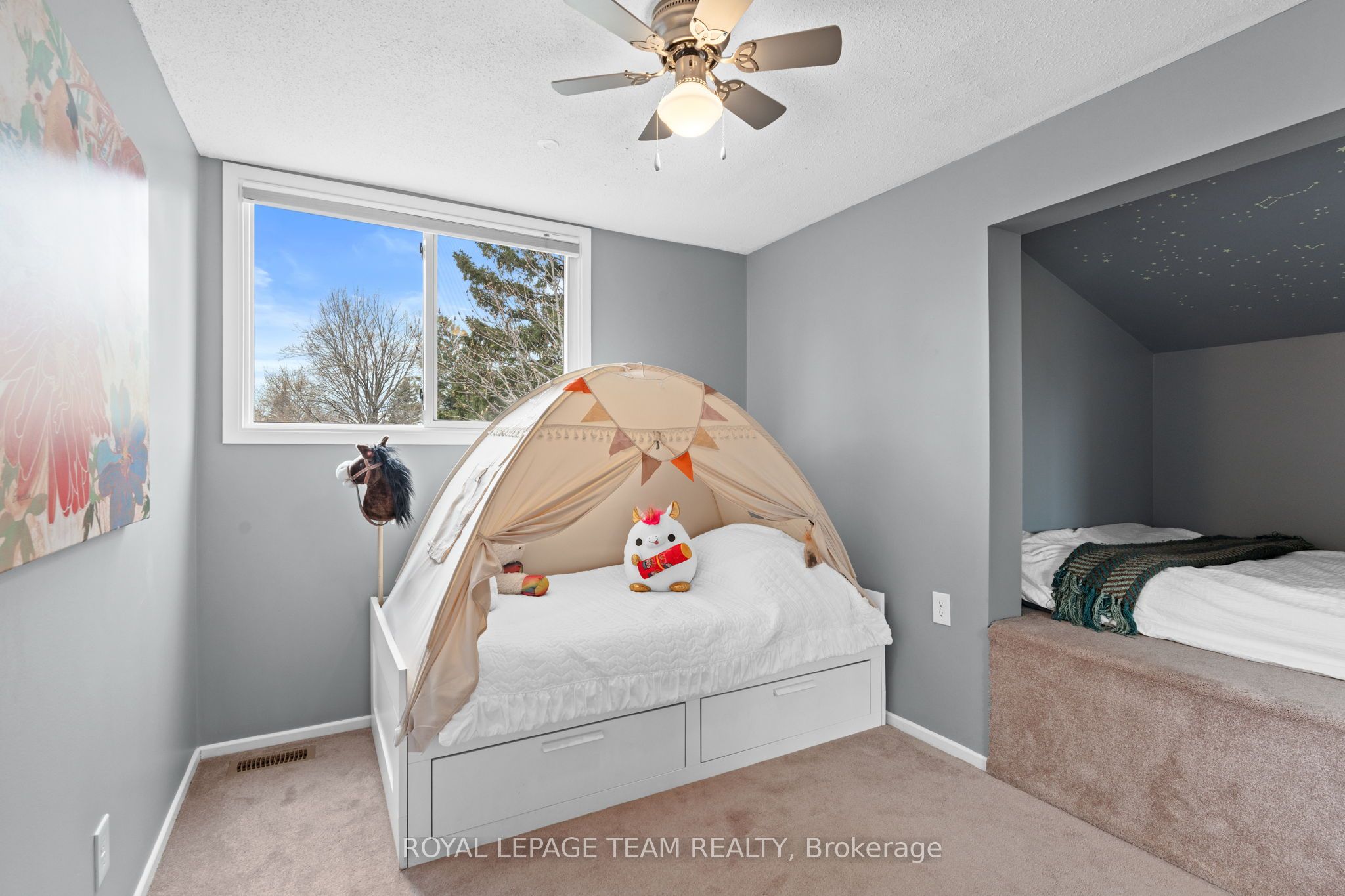Photo 30 of 92 Burnetts Grove Circle, Ottawa, Barrhaven - Pheasant Run — HOMEH