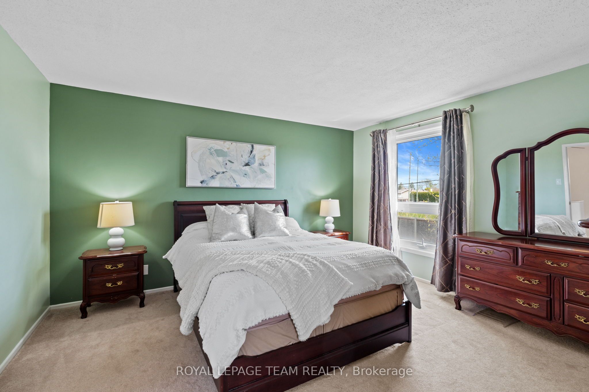 Photo 27 of 92 Burnetts Grove Circle, Ottawa, Barrhaven - Pheasant Run — HOMEH