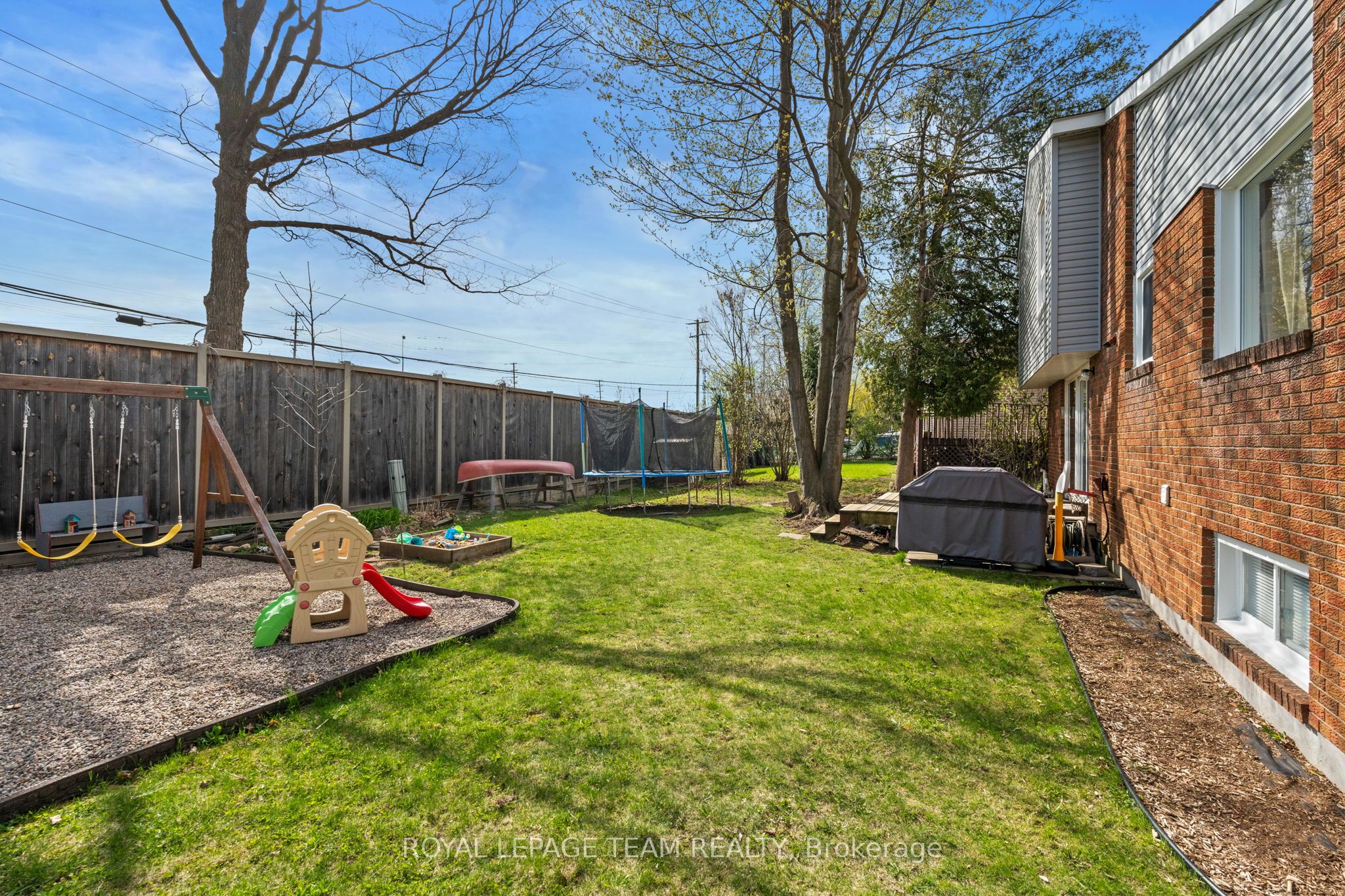 Photo 39 of 92 Burnetts Grove Circle, Ottawa, Barrhaven - Pheasant Run — HOMEH