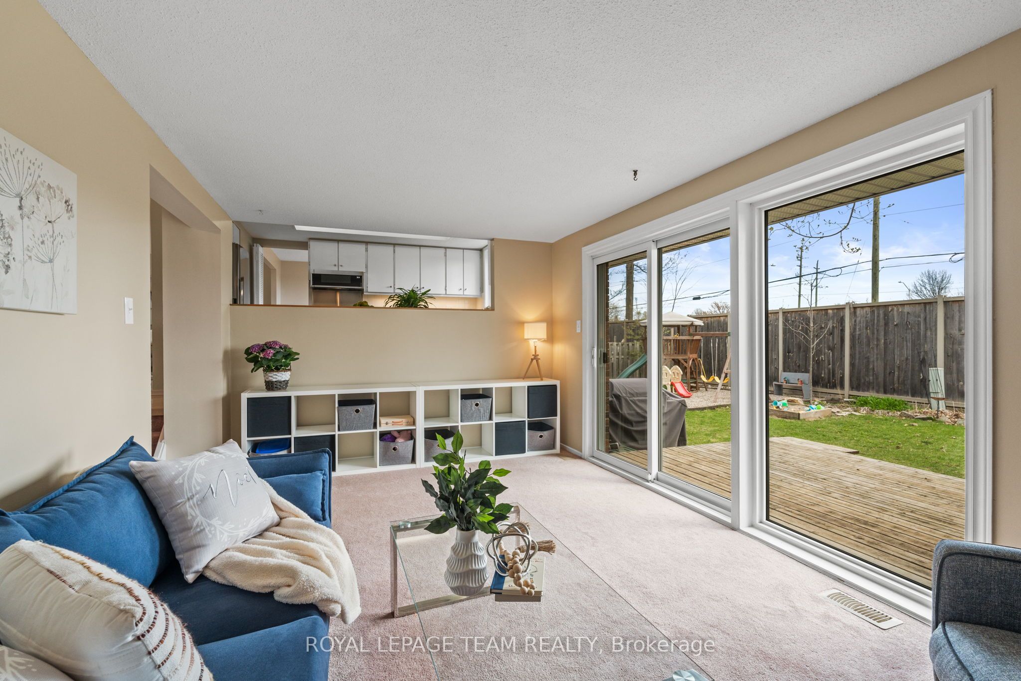 Photo 15 of 92 Burnetts Grove Circle, Ottawa, Barrhaven - Pheasant Run — HOMEH
