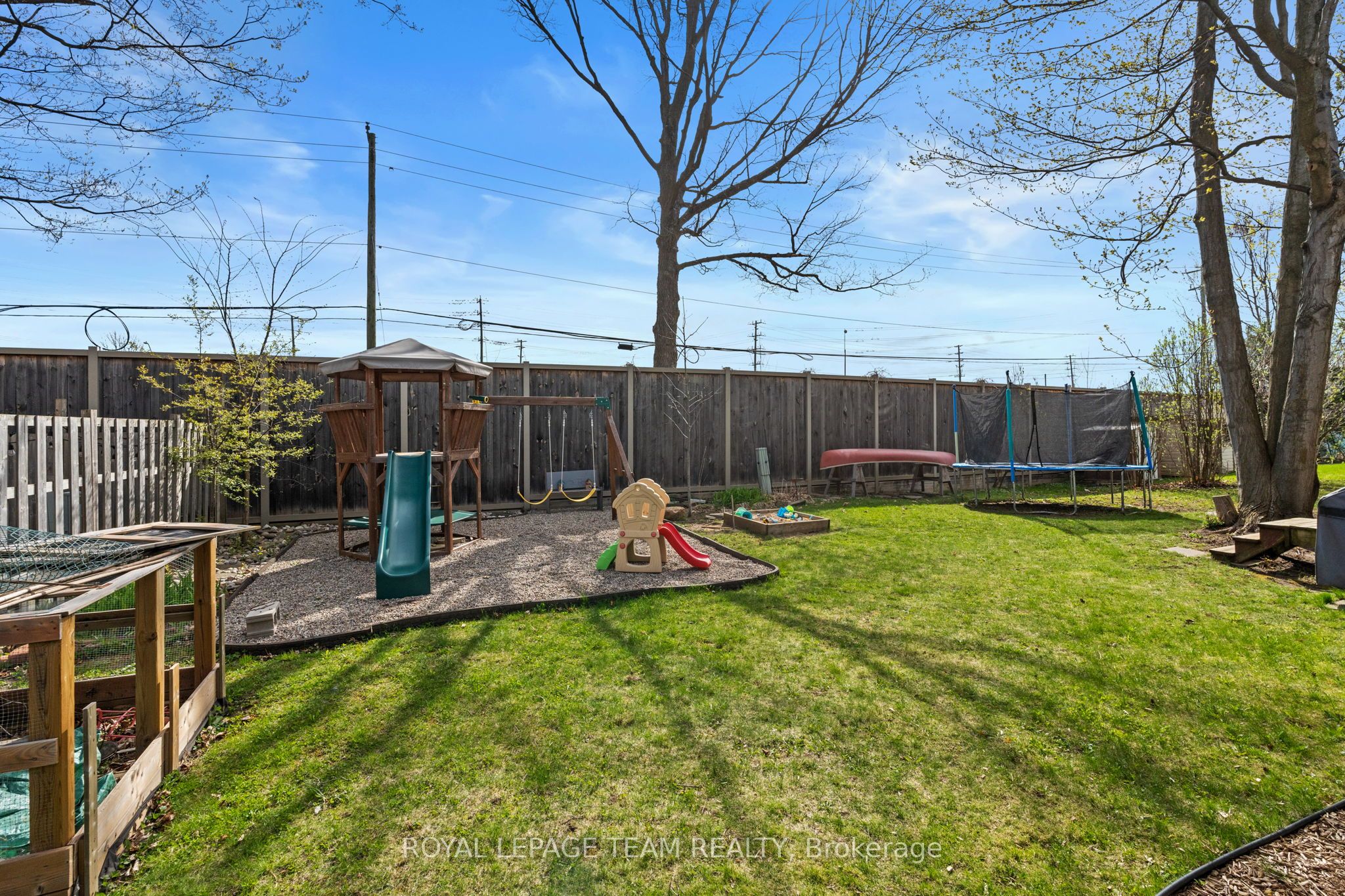 Photo 40 of 92 Burnetts Grove Circle, Ottawa, Barrhaven - Pheasant Run — HOMEH