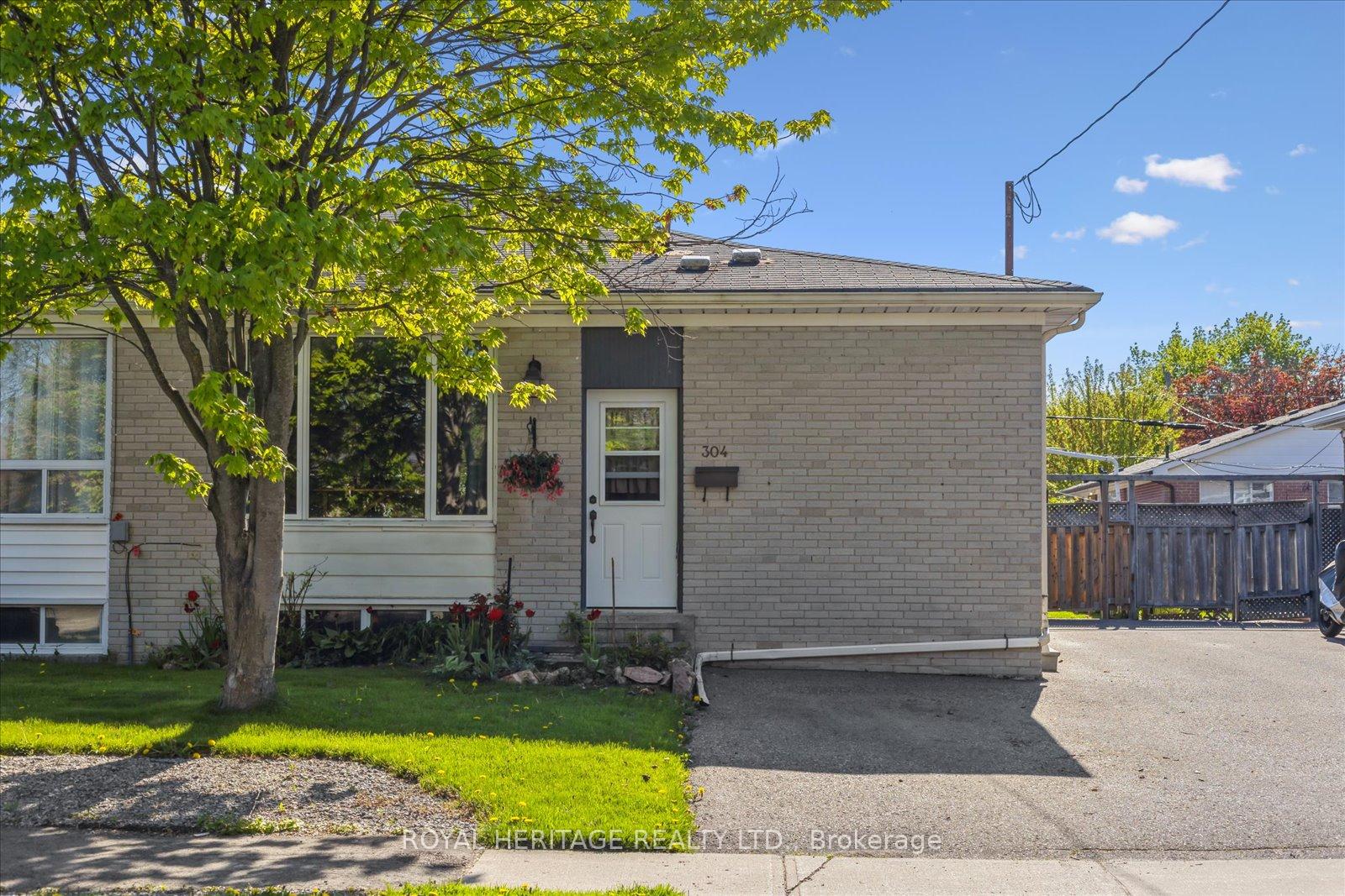 Photo 2 of 304 Rosedale Drive, Whitby, Downtown Whitby — HOMEH