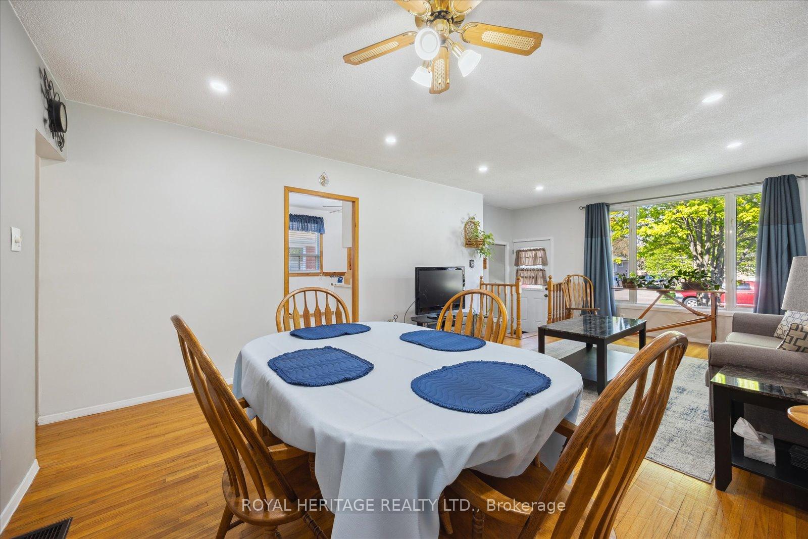 Photo 8 of 304 Rosedale Drive, Whitby, Downtown Whitby — HOMEH