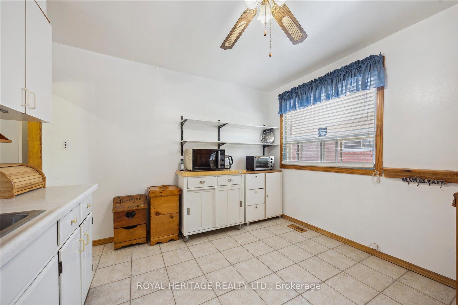 Photo 12 of 304 Rosedale Drive, Whitby, Downtown Whitby — HOMEH