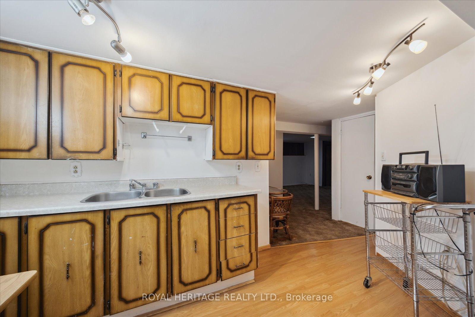 Photo 23 of 304 Rosedale Drive, Whitby, Downtown Whitby — HOMEH