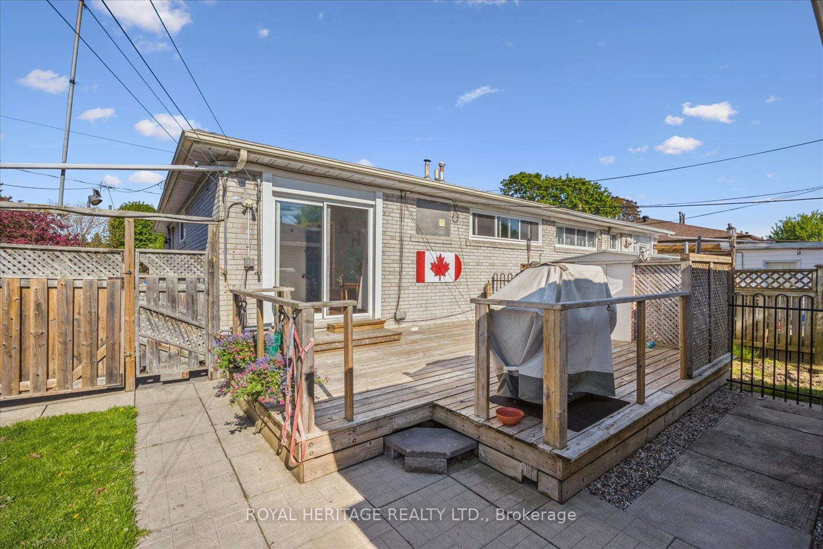 Photo 30 of 304 Rosedale Drive, Whitby, Downtown Whitby — HOMEH