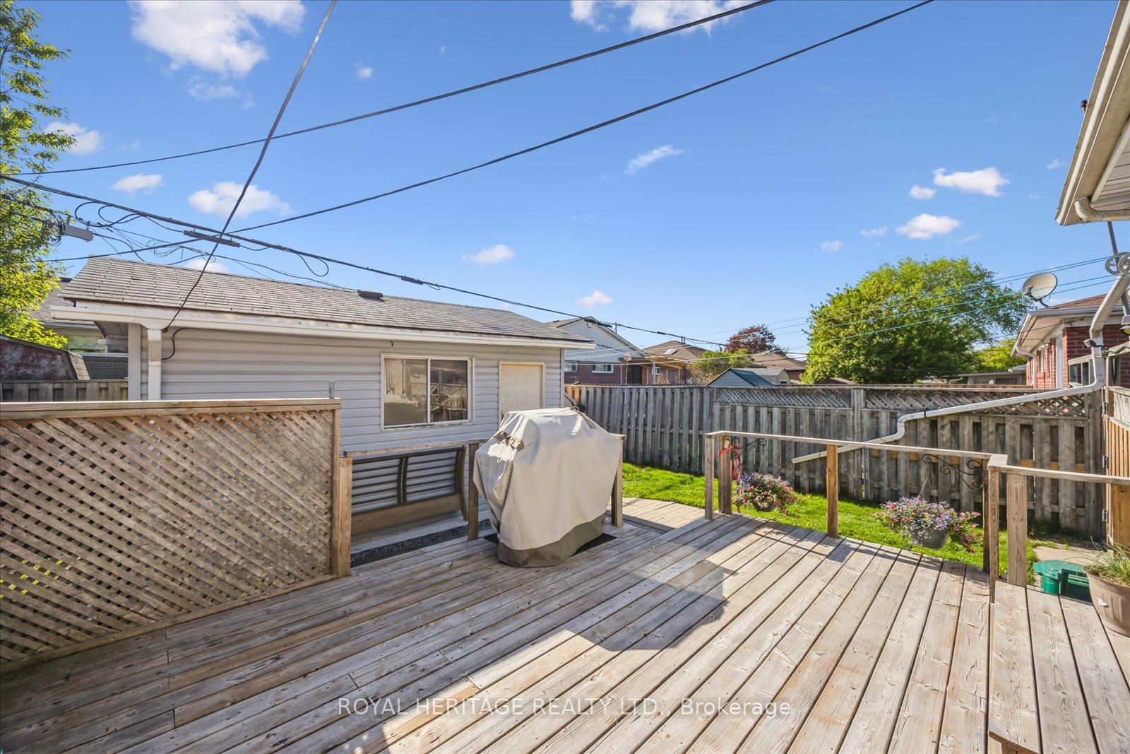Photo 32 of 304 Rosedale Drive, Whitby, Downtown Whitby — HOMEH