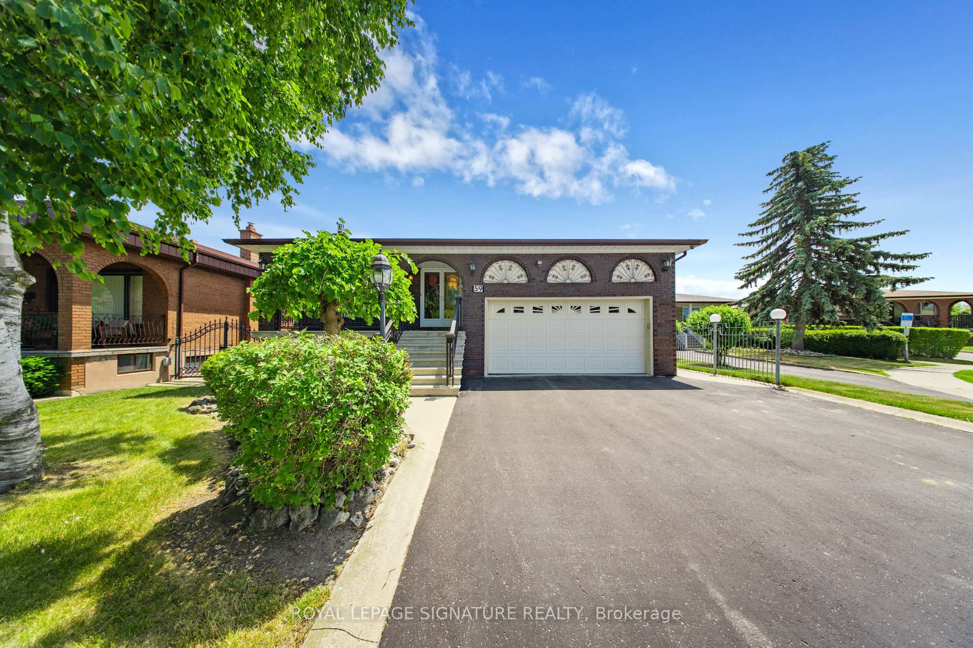 Photo 1 of 59 Lewis Drive, Vaughan, West Woodbridge — HOMEH