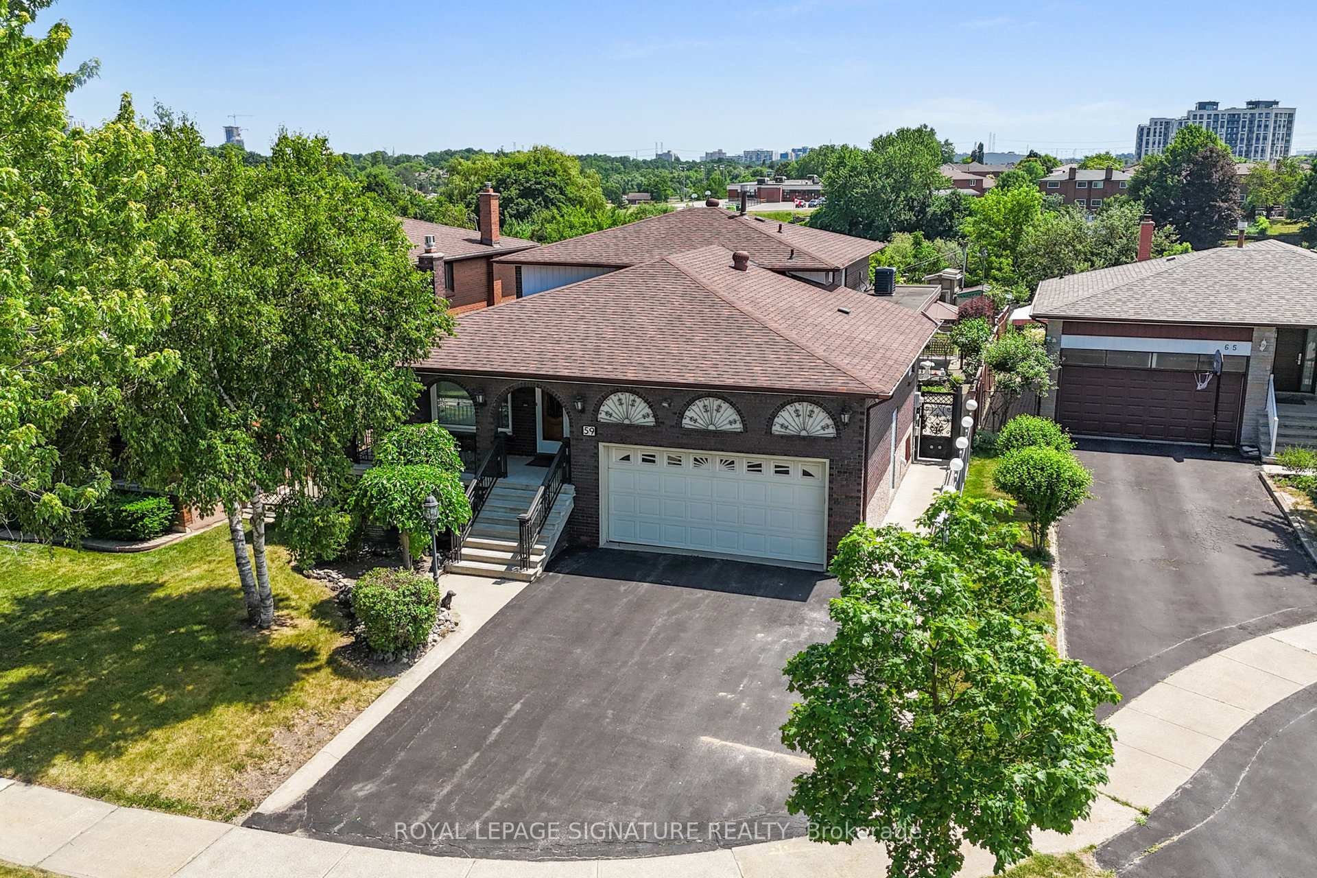 Photo 3 of 59 Lewis Drive, Vaughan, West Woodbridge — HOMEH