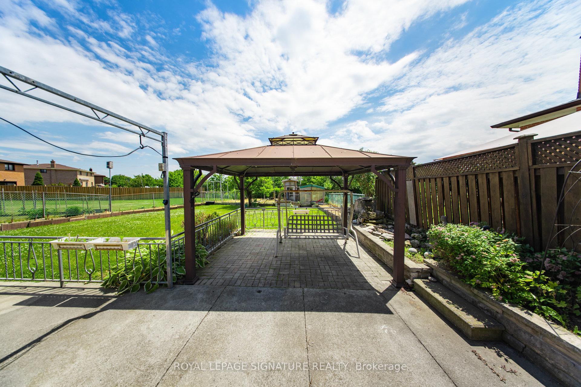 Photo 28 of 59 Lewis Drive, Vaughan, West Woodbridge — HOMEH